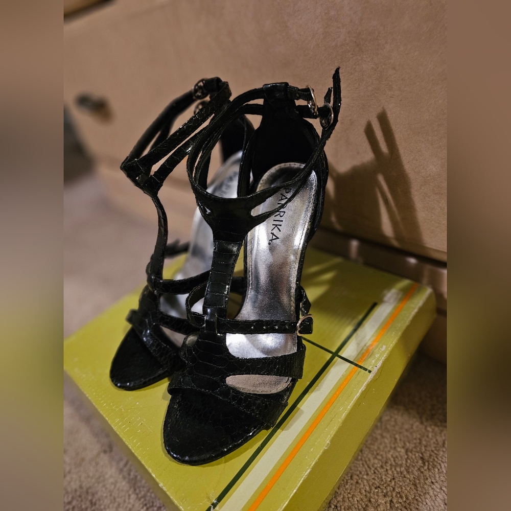 Heels - Picture 2 of 3